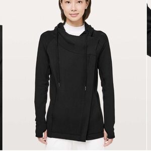 Lululemon Coast East Wrap black